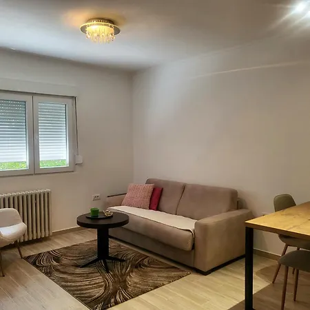 Ellie Star 베오그라드